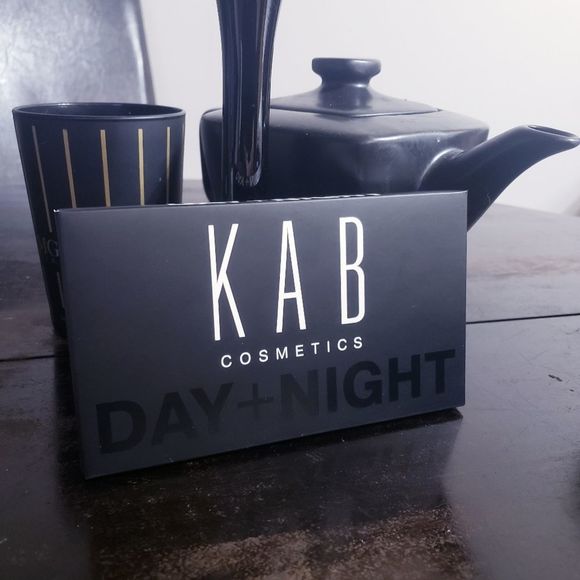 🌟HOSTPICK🌟KAB Cosmetics Day+Night Eyeshadow pallet - Picture 3 of 11